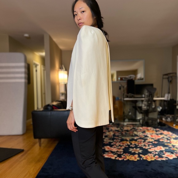 Alexis white boss lady cape jacket 100% wool - Picture 3 of 8